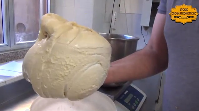 Come si cura la pasta madre? Lo spiega Davide Longoni