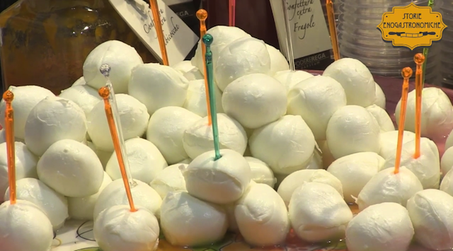 La Mozzarella di Bufala Campana: l’oro bianco di Paestum