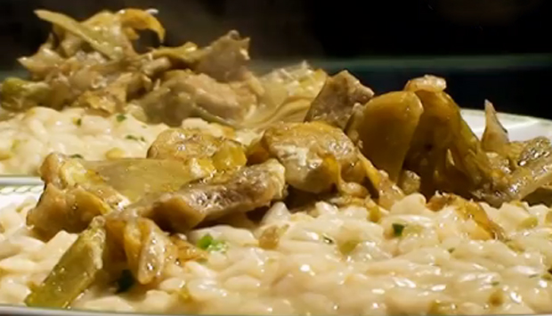 Ricetta del risotto ai carciofi con gremolata di olive e mascarpa