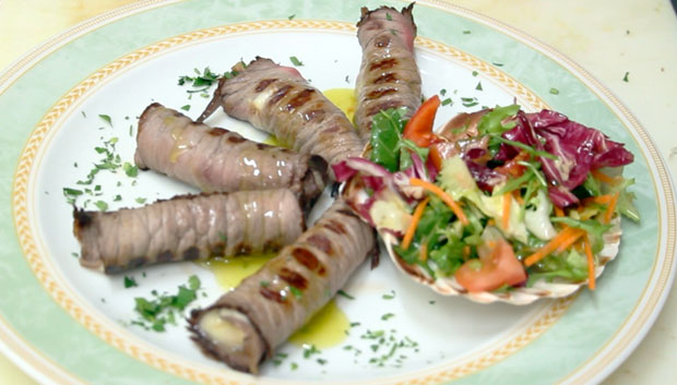 La ricetta delle Foglioline fumè, involtini di roast beef