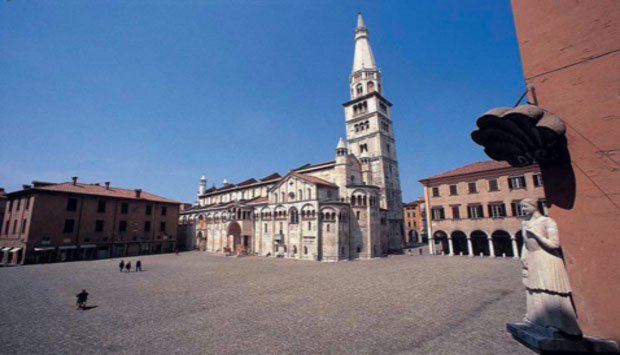 Modena, tra motori e gastronomia