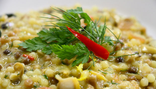 Fregola con vongole e finocchietto selvatico, ricetta della Sardegna