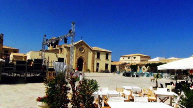 Marzamemi sta morendo, uccisa dai ristoratori