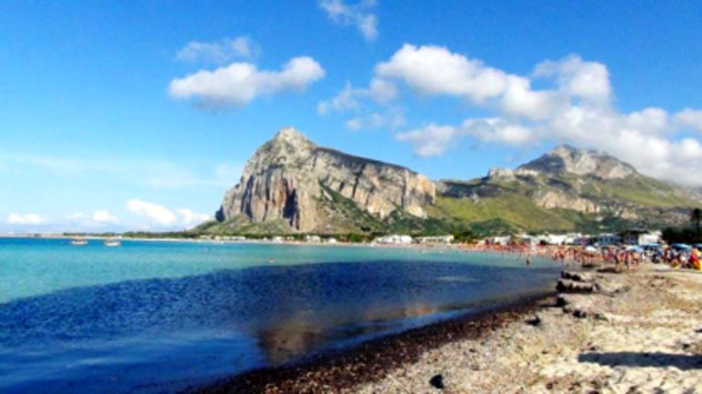 Al centro di San Vito Lo Capo (TP), la civiltà del turismo popolare