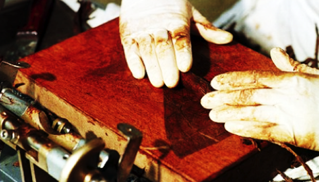 La lavorazione manuale del sigaro toscano artigianale