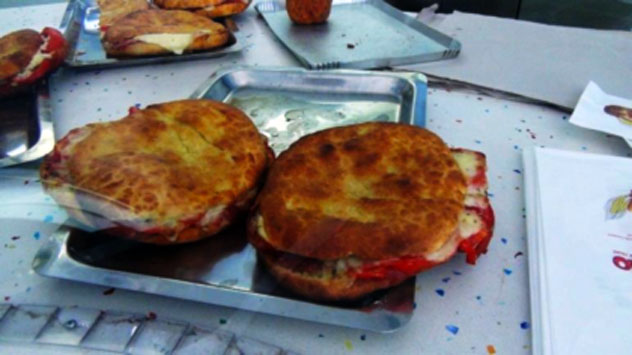 Il Panino dell’Ufficiale, arma segreta dello street food di Trapani