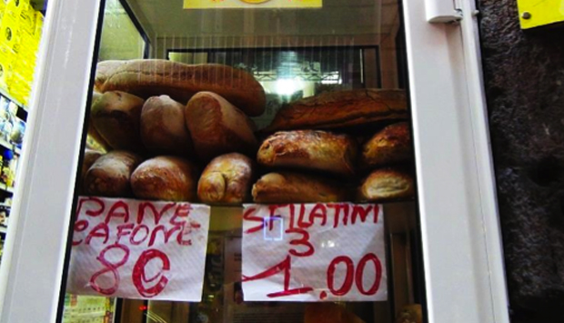 A Napoli il pane piace cafone