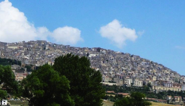 Gangi (PA), bellezze e imperfezioni fuori e dentro il Borgo