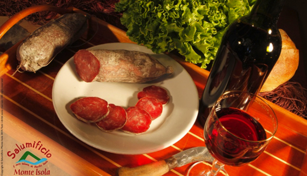 Il Salame di Montisola, specialità del Lago d’Iseo: ecco come lo fanno