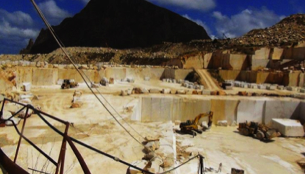 L’abbagliante spettacolo delle cave di marmo di Custonaci (Trapani)