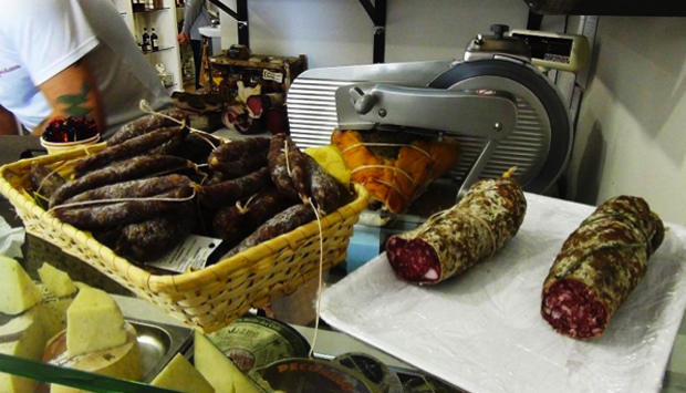 Salumi e formaggi marchigiani da tutelare: da Sapori di Casa a Fano