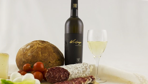 Dalla rara uva autoctona abruzzese Montonico, vino bianco e molto altro