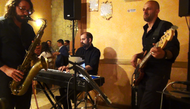 Fare la pizza al ritmo di jazz, nuova invenzione di Cioffi