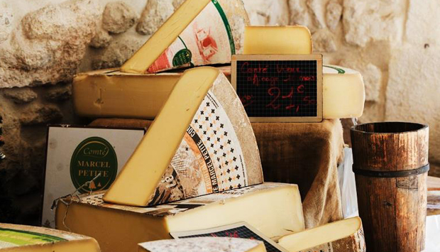 Formaggi a latte crudo: identità territoriali o minacce per la salute?