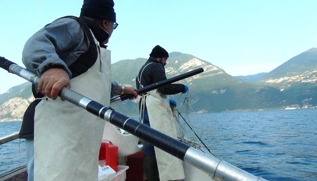 L’epica dei pescatori del Lago d’Iseo: in barca con i Soardi