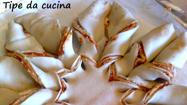 Non le solite pizzette: la ricetta del Fiore Pizza