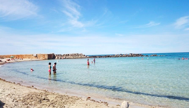 Spiaggia di Punta Penna Grossa a Torre Guaceto (BR), oasi dei bagnanti