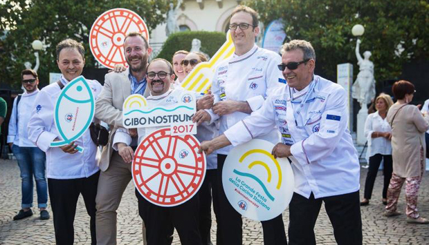 Street food, cantine e chef stellati in strada a Taormina per il Parkinson