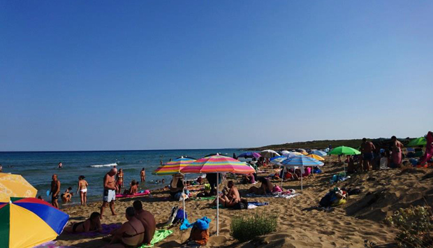 Spiaggia libera di Eloro (Noto, SR): bagni tra archeologia e pericoli