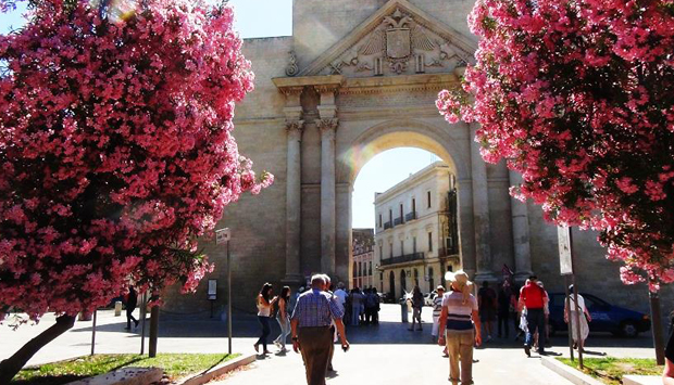 A Lecce, Percorsi nella bellezza: visite guidate dal giorno alla notte