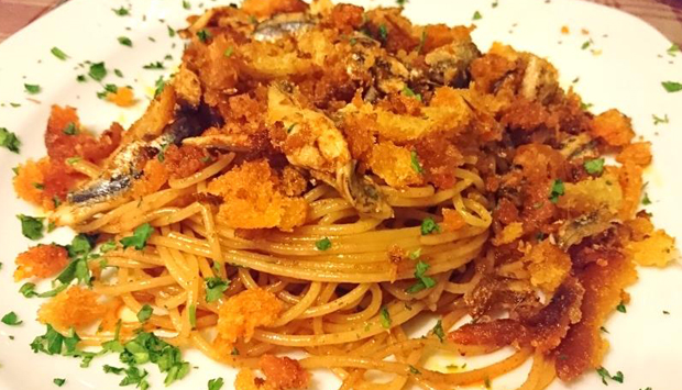La ricetta della pasta con la mollica tipica di Rossano (CS)
