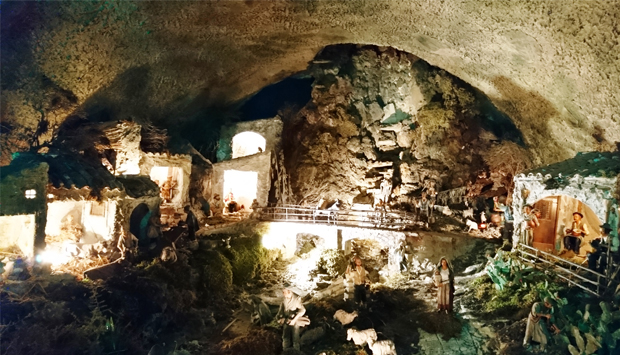 Caltagirone città rivelazione delle feste: presepi diffusi e servizi