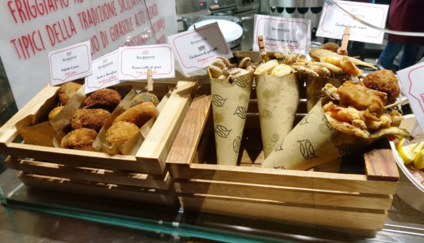 Scirocco alla pescheria di Catania, delizie di pesce e grandi fritture