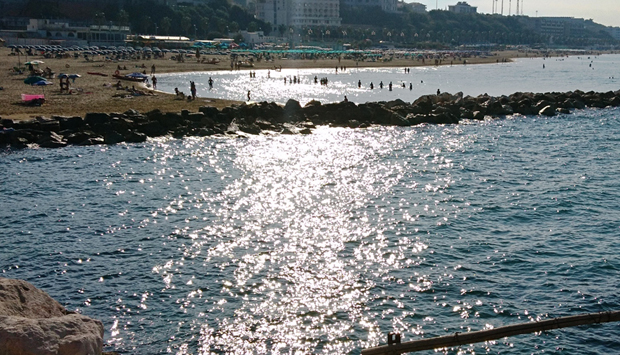La spiaggia urbana di Cala Sveva, sotto il borgo di Termoli
