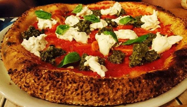 Il Tocco ad Acireale, pizzeria di alta scuola in una riserva naturale