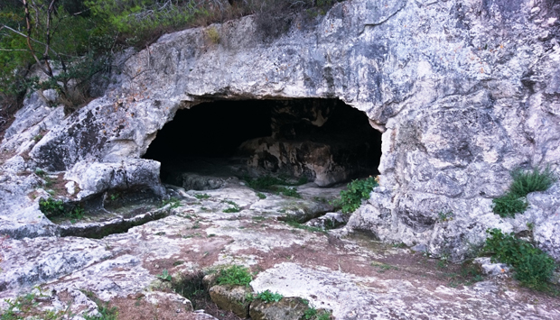 Necropoli La Salata a Vieste, sepolture millenarie in un parco naturale
