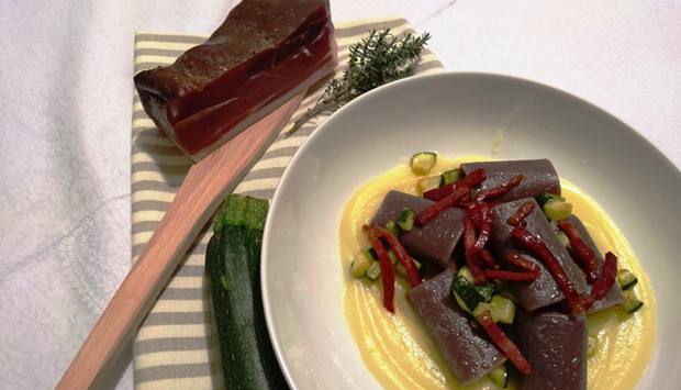 Paccherini ai frutti di bosco Rustichella d’Abruzzo con zucchine e speck