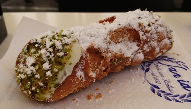 Pasticceria Savia a Catania, arancini da leggenda e cannoli strepitosi