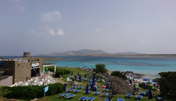 La meravigliosa spiaggia La Pelosa a Stintino (SS) vale il “biglietto”