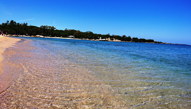 La suggestiva spiaggia di Mannena sul mare di Arzachena
