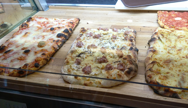 L’ottima pizza a lenta lievitazione di Binario Zero Caffè a Roma