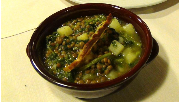La zuppa di Lenticchie di Capracotta con patate e cicoria selvatica
