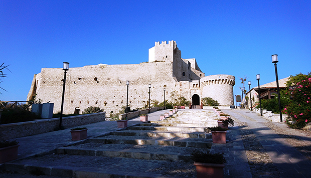 L’isola di San Nicola, l’incanto di storia e paesaggi nelle Tremiti