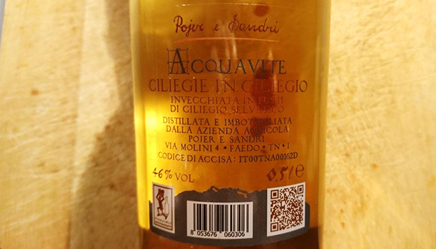 Acquavite di ciliegie in ciliegio, dal genio artigianale di Pojer e Sandri