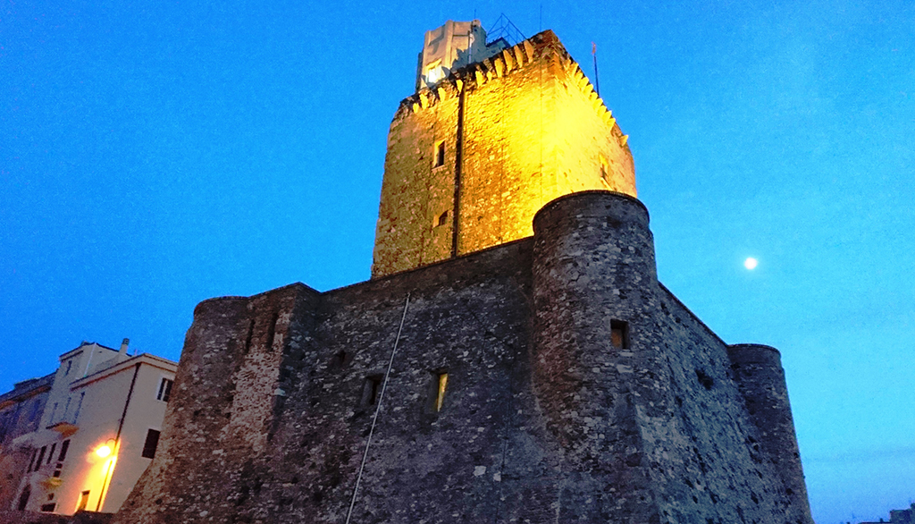 Il borgo di Termoli, capitale della bellezza del Molise tra storia monumentale e memorie poetiche