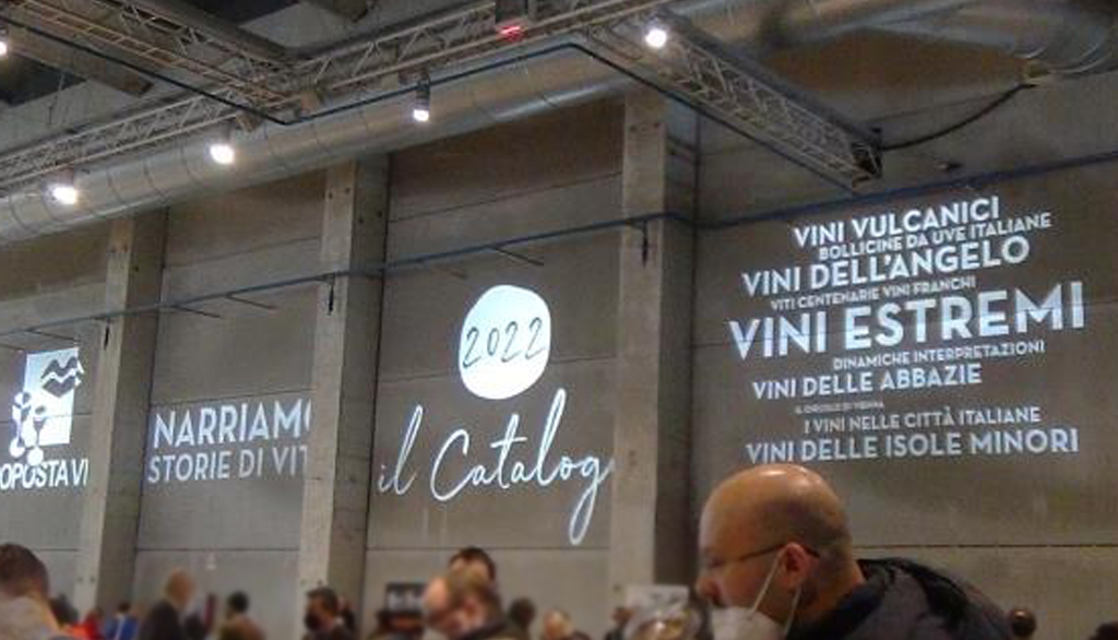 Catalogo 2022 di Proposta Vini: nuove cantine, rarità estere, spirit colti e nettari delle abbazie