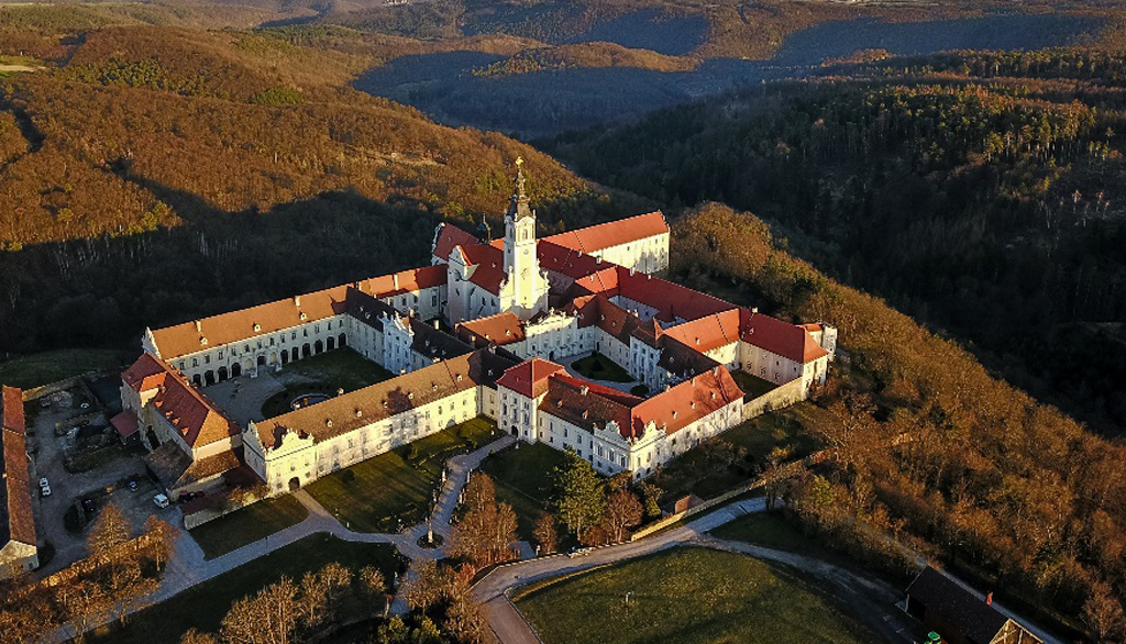 Vini delle Abbazie, selezione di Proposta Vini di nettari paradisiaci prodotti dai monaci