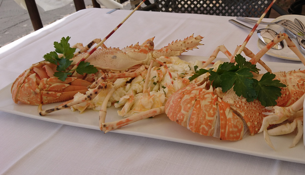 Osteria Macchiavello ad Alghero in Sardegna, regno della fantastica aragosta locale