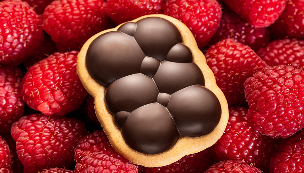 Dalla linea di pasticceria Plaisir firmata Lago, le golose Nuvole, biscotti al gusto lampone