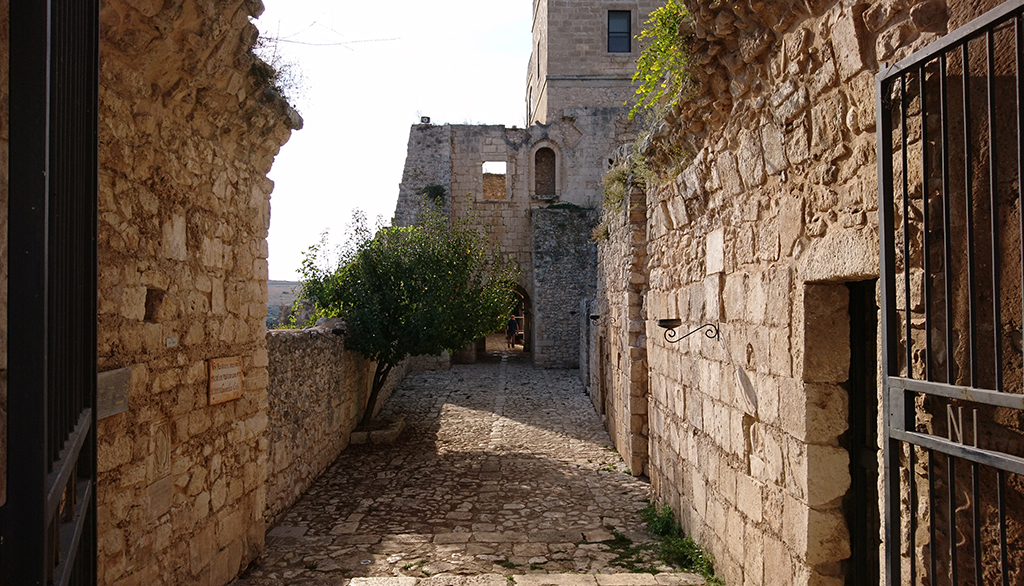 L’incanto dell’Abbazia Santa Maria di Pulsano e dei suoi eremi a Monte Sant’Angelo (FG)