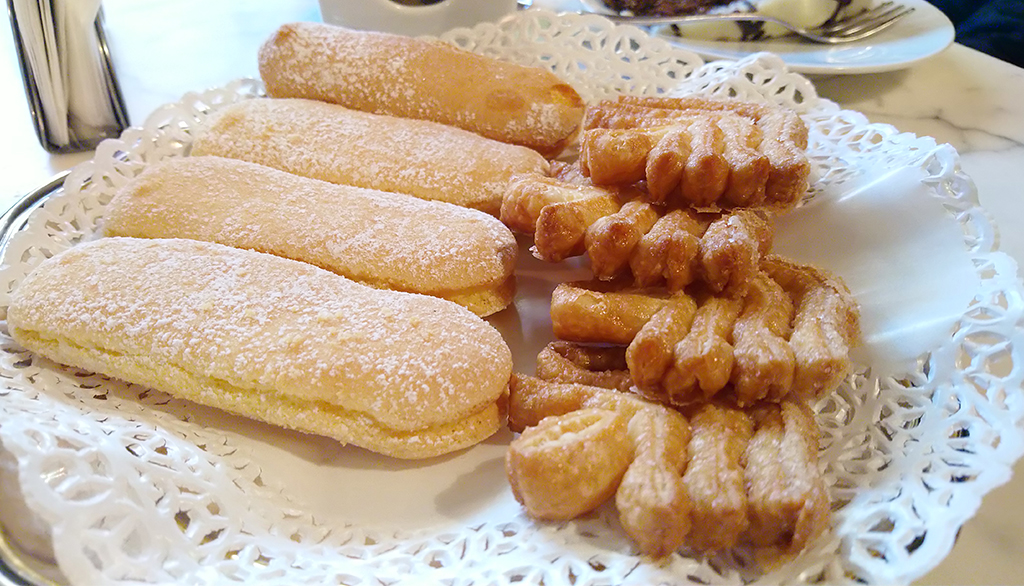 Al Bicerin a Torino, oltre 260 anni tra creazione di bevande storiche e il rito della Merenda Regale