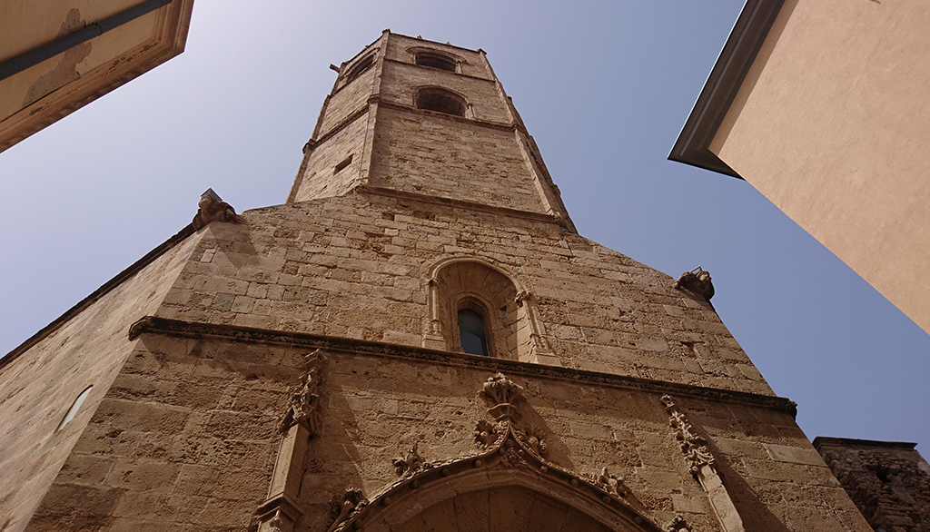 Alghero in Sardegna, la porta dell’isola tra echi catalani e meraviglie architettoniche