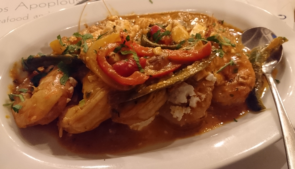 Le specialità di Mikros Apoplous ad Adamas, ristorante tra i più tipici dell’isola greca di Milos