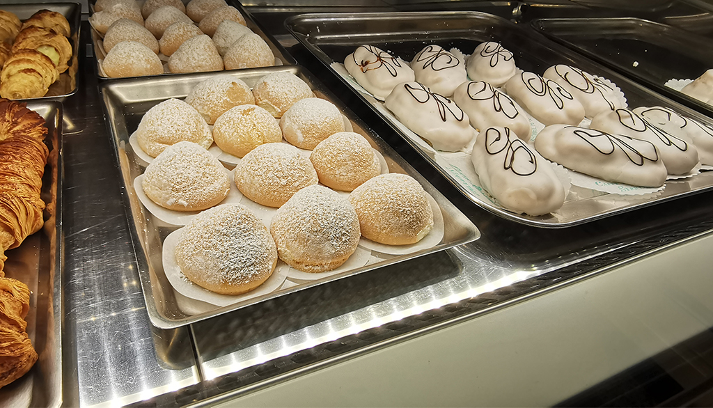 Il secolare Caffè Ronchi Striccoli ad Altamura (BA), dal 1832 sospiri di storia pasticcera locale